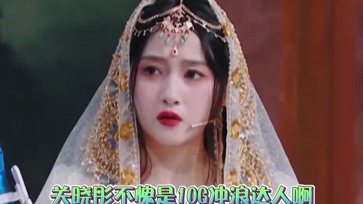 Quan Hiểu Đồng quả nhiên là cao thủ lướt sóng, ngay lập tức bắt kịp trend của “Tô Đại Cường” – trích