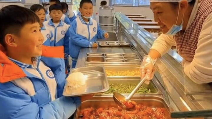 【سورة 2】“يا صغيري، أي نوع من البنادق يستخدم والدك في لعبة فاتشو؟”