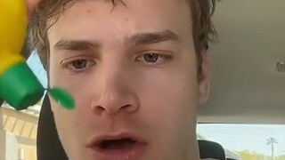 "Hindari memicu tantangan filter horor" Tidak, ini terlalu lucu...