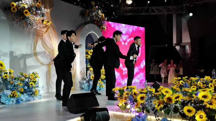 Nhà vô địch khiêu vũ Latin Zhang Aimadi, chương trình khiêu vũ Latin của Jia Haoyue tại đám cưới, xấ