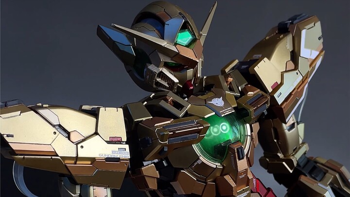 Coba tebak berapa harga Gundam yang terbuat dari emas murni 24K?