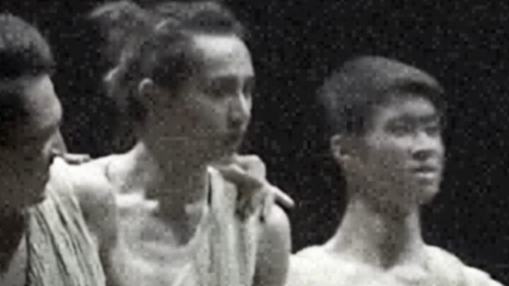 【邓为✘舞剧】特写纯享版‖ 考古邓为大学时期舞剧，很震撼的一支舞！没想到你是这样的小狐狸！！把丸子头特写cut出来啦！【长相思✘涂山璟✘夭璟✘叶十七✘跳舞】