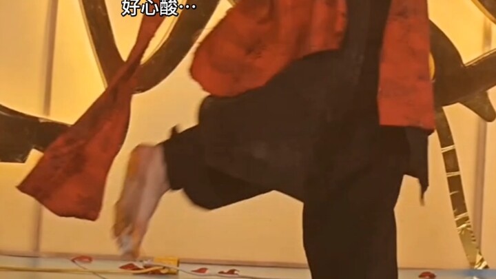 谁说三更天脚臭的！lookinmyass
