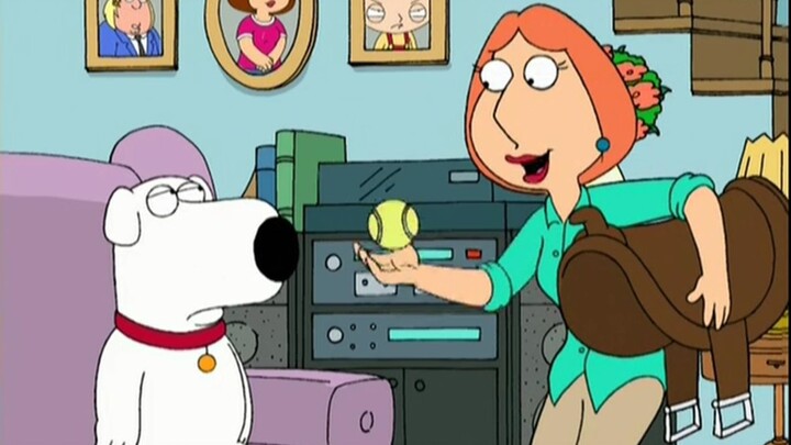 Lois chơi với bộ sưu tập Brian