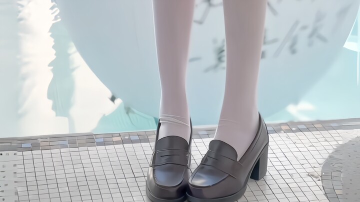 “Just say it! Tiny stature and short legs are cute too!” Wishing everyone a Merry Christmas～