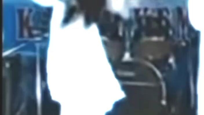 Editor Ponti, Hantu Menari Dangdut hahaha