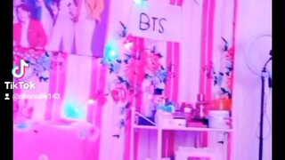 my loveng room pink with bts💜