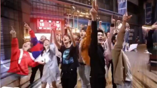 【Accompanying You to the Top of the World】Wang Yibo's freestyle on set is so much fun!!!