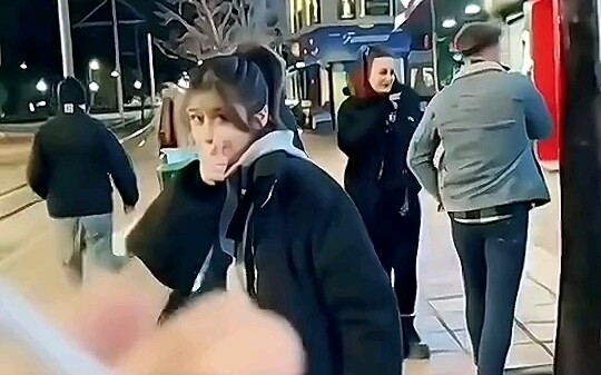 مستخدم الإنترنت: أنا مستعد لأنكسر ليّ ضلعين وأطبخهما لها حساءً!