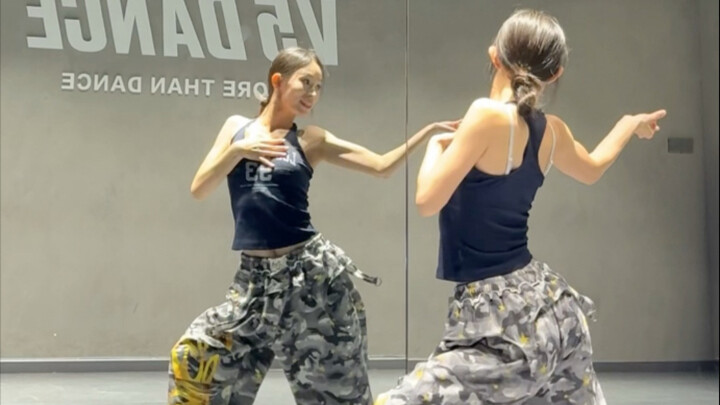 ลองลองออกแบบท่าเต้น "Lip&Hip" และการเต้นแจ๊สก็เท่มาก!!