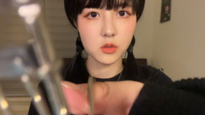 [Kênh Noah] Tự tay bôi mỹ phẩm lên ống kính để trang điểm đậm cho bạn❤️