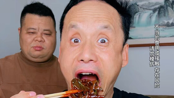 Thử thách độ cay của sốt mì gà tây, không hề cay chút nào,,,,