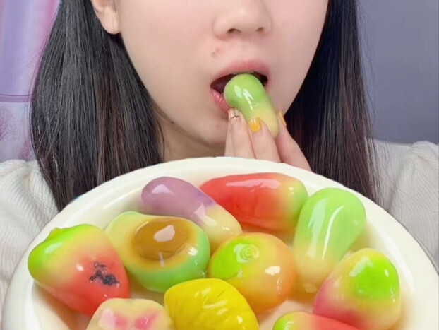 Lucha yang sedang viral di internet, sekali gigit langsung terasa lembut dan creamy