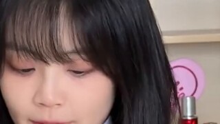 ไม่มีใครพูดว่าหลังจากโรงเรียนเปิดแล้วเพื่อนสนิทของฉันกลายเป็นดาราสาว