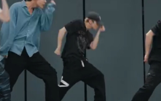 Looking for the dance teacher in Dao Zai Ting's studio all over the world T^T