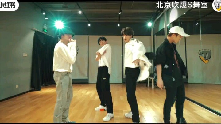 【Lưu Tuấn, Liên Hoài Vĩ, Lưu Quán Hựu, Tôn Dật Hàng】Cover “Perfect Man” (Thần Thoại)