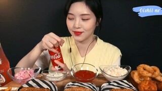 Burger 3 vị, mực chiên, khoai chiên và gà viên chiên 1 #amthuc