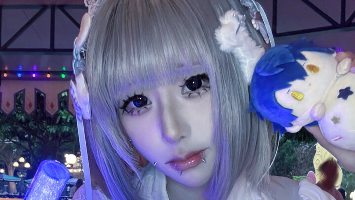 If this video hits 100 likes, I’ll wear this outfit and dance at school!