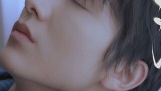[จางซินเฉิงไม่เชื่อและโต้แย้งเกี่ยวกับเพดานการแสดงของนักแสดงชายวัยรุ่นในจีน] โฆษณาในนิตยสาร Comforta
