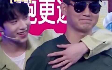 没有人可以逃得过小丸子的可爱……包括军哥哥……