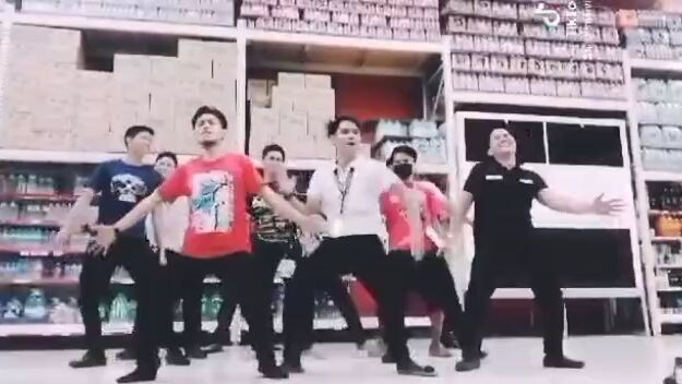 merchandiser na dancer pa🕺😄