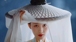 The plum blossoms in Luofu are blown away by the rain and wind; the green stones and moss bring the 