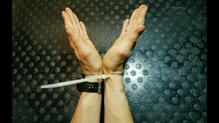 [Chữ Hán và chữ Nga] Thoát khỏi còng tay cao su