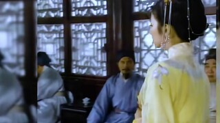 Cá nhân tôi thấy đây là bộ trang phục đẹp nhất của cô ấy trong toàn bộ bộ phim, vừa nhẹ nhàng vừa ph