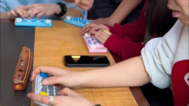 มีเงินซื้อเครื่องดนตรีไม่มาก จะเล่นวงดนตรีได้อย่างไร?