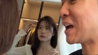 Vợ tôi đi dự tiệc, tôi để con trai ngồi cạnh trông chừng. Tôi không ngờ cuối cùng lại thất bại.