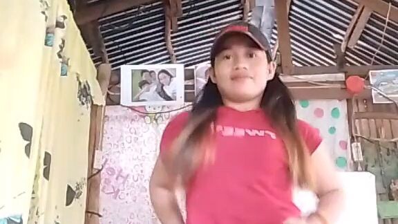 hindi po ako magaling sa sayawan,Peru kinakaya😅😅😁♥️