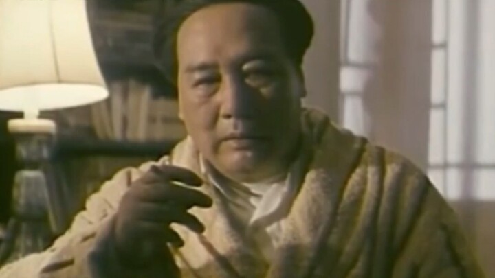 "Why bury your bones in your hometown? There are green mountains everywhere in life!"