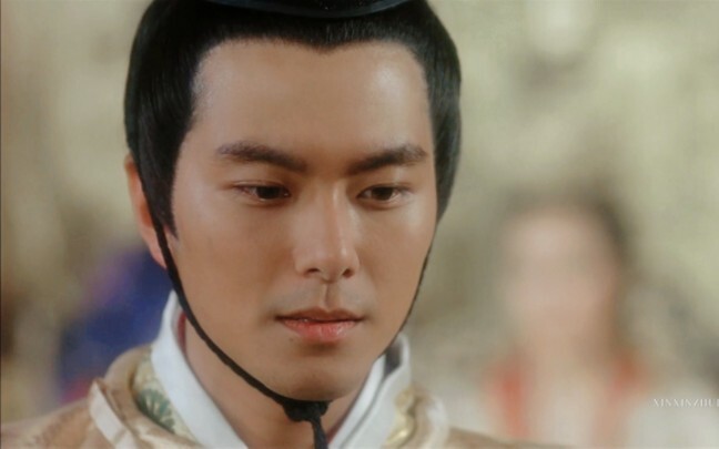 ละครจักรพรรดิหาพระเอกหล่อขนาดนี้ได้ยากจริงๆ ไม่คิดเลยว่าเพิ่งออกฉากได้ไม่กี่นาที พอเลือกนางเอกแห่งศึ