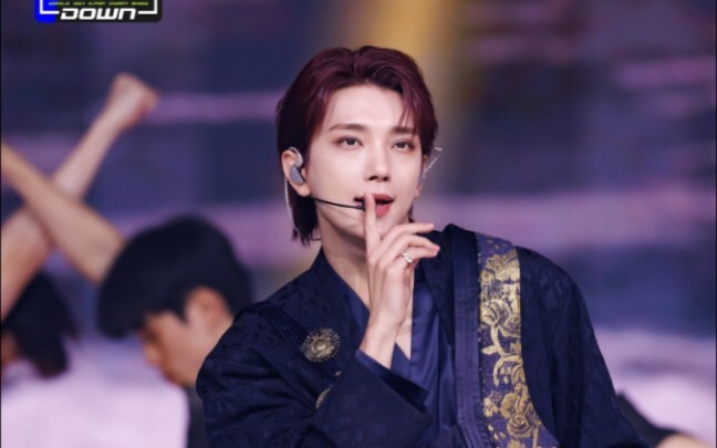 【ฮงจีซู JOSHUA】เทพเจ้าเสน่ห์ผมแดง ความงามดุดันและสง่างามผ่านกาลเวลานับพันปี 230427 MCD ถ่ายแนวตั้งแบ