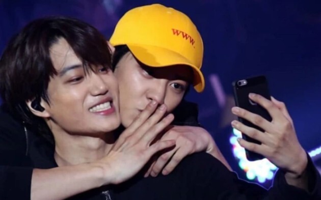 【Park Chanyeol – Kim Jongin】Đây chính là lý do Chanyeol bỏ fan rồi quay lại đá xéo sao? (doge)