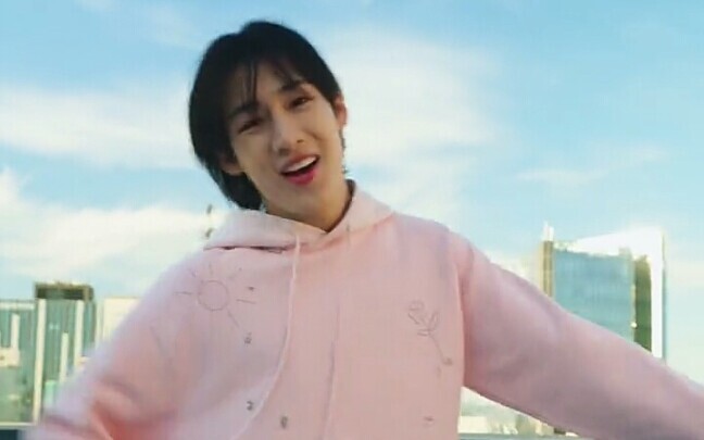 【BamBam】Hype Boy dance challenge. The girl group dance expert’s dance challenge is here! That pink h