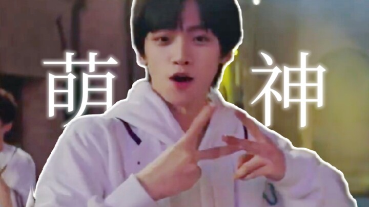 Ziyu dancing to nursery rhymes like you've never seen before—so adorable it's overwhelming!