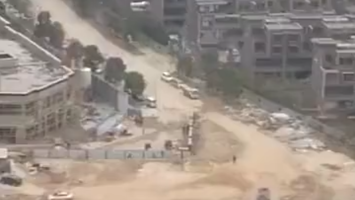 Infinitus car makes a U-turn at the intersection