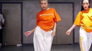 الفتيات جميلتان جدًا! رقصة قوية وقوية بالتعاون مع Simeez و Redlic Que Calor 【استوديو Justjerk للرقص】