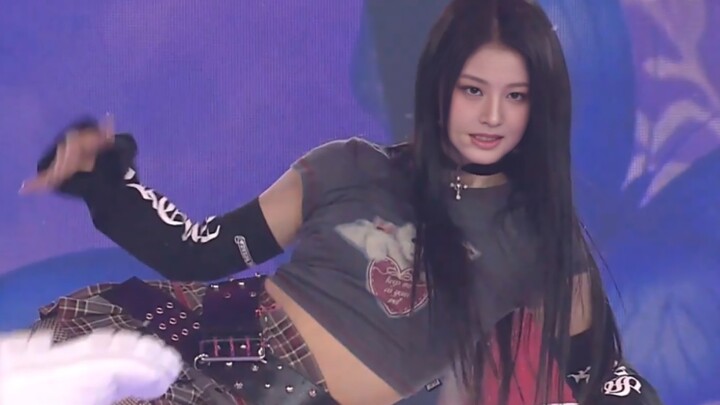 NMIXX Funky Glitter Christmas + LOVE ME LIKE THIS Gayo Daejeon HD Stage