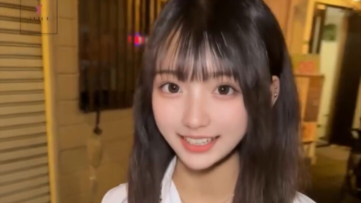 พี่น้องทั้งหลาย คลิปนี้ฉันชอบจริงๆ เลย เป็นบาร์เกิร์ลที่ฟุนะบะชิ ฉันแปลไว้แล้ว กำลังหาอาจารย์ท่านหนึ