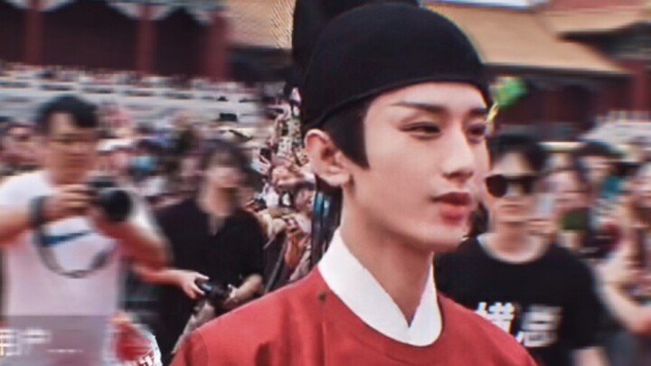 【Cheng Yi】The moment Li Yan got off the car, I was truly mesmerized.