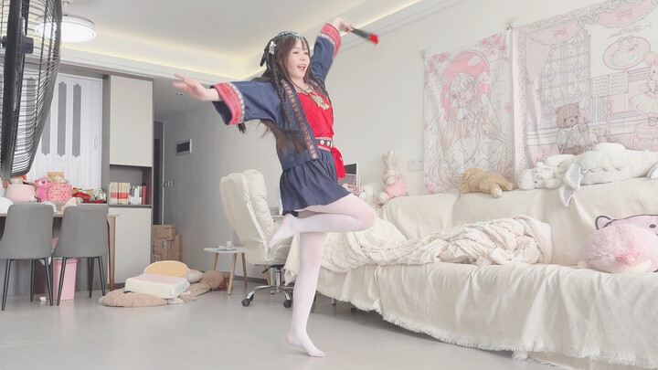 Học được cách hạ độc rồi! Vui quá! Mời mọi người xem mình nhảy một đoạn trong “Sàn Ảnh Lục”!