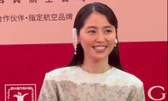 Nagasawa Masami nói tiếng Quan thoại và tiếng Thượng Hải tại Liên hoan phim Thượng Hải, quả thật vợ 