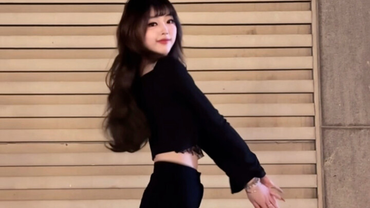 กระโปรงสั้นรุ่นสะสม (ในที่สุดก็เต้นท่อนคุกเข่าด้านหน้าแล้ว!)