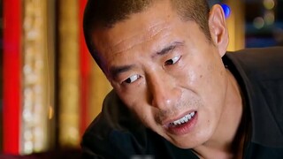 Trước khi vào tù, tên gangster đã giao mẹ mình cho anh trai chăm sóc, nhưng hắn không ngờ anh trai m