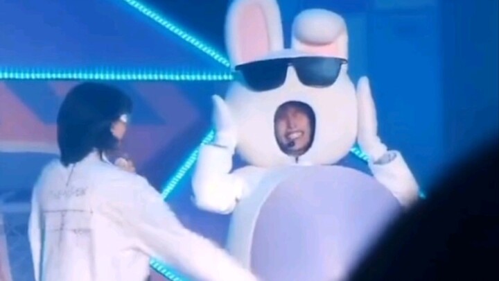 【เซเวนทีน】โดน DK หัวเราะจนตาย นางฟ้าทนดูต่อไปไม่ไหวแล้ว～