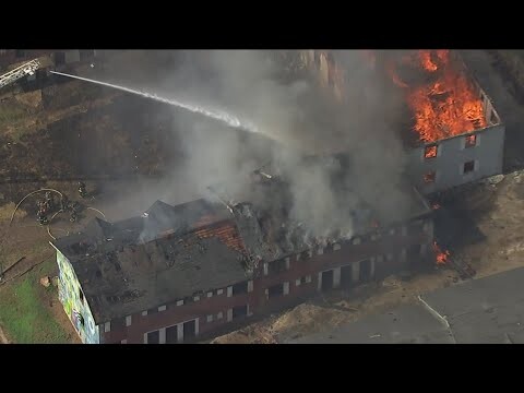 Abandoned apartment complex fire in Atlanta