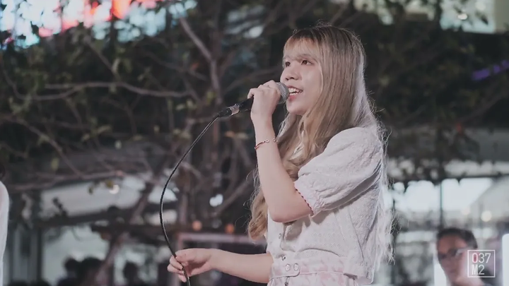 iWish Cherry & Jingjung - ไม่อยากเหงาแล้ว (Cover) @ Siam Square Walking Street Fancam 5K60p 220612