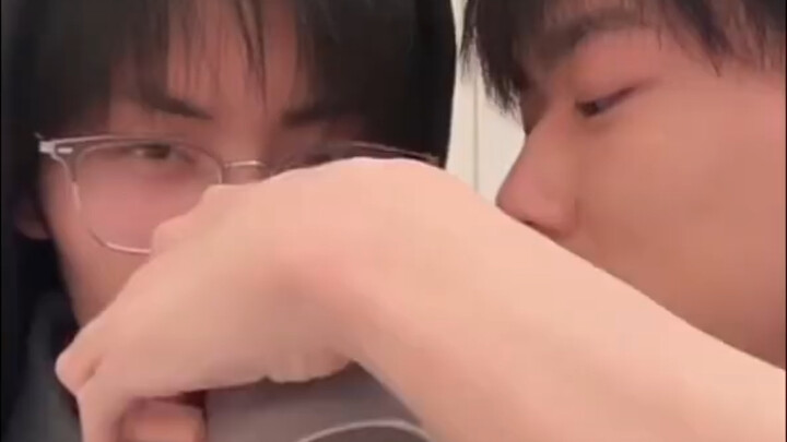 【Jiang Hu】‖ 5.1 Livestream | Who needs to be fed water mouth-to-mouth just to drink? I’m not saying…